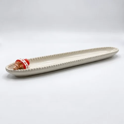 Plat à baguette rouge